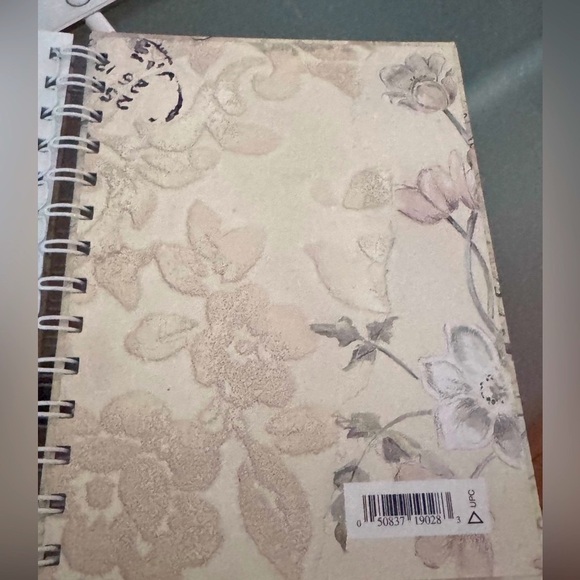 📔 Stylish and Vintage Tracy Porter Wedding Journal for the new Bride - Picture 13 of 14